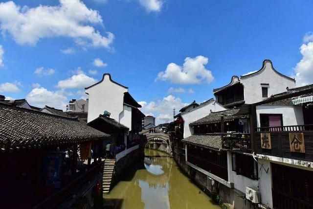 《诗行重庆》开机 邀请单霁翔探寻重庆文化